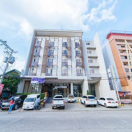 Reddoorz Plus @ Roxas Street Davao Ngoại thất bức ảnh