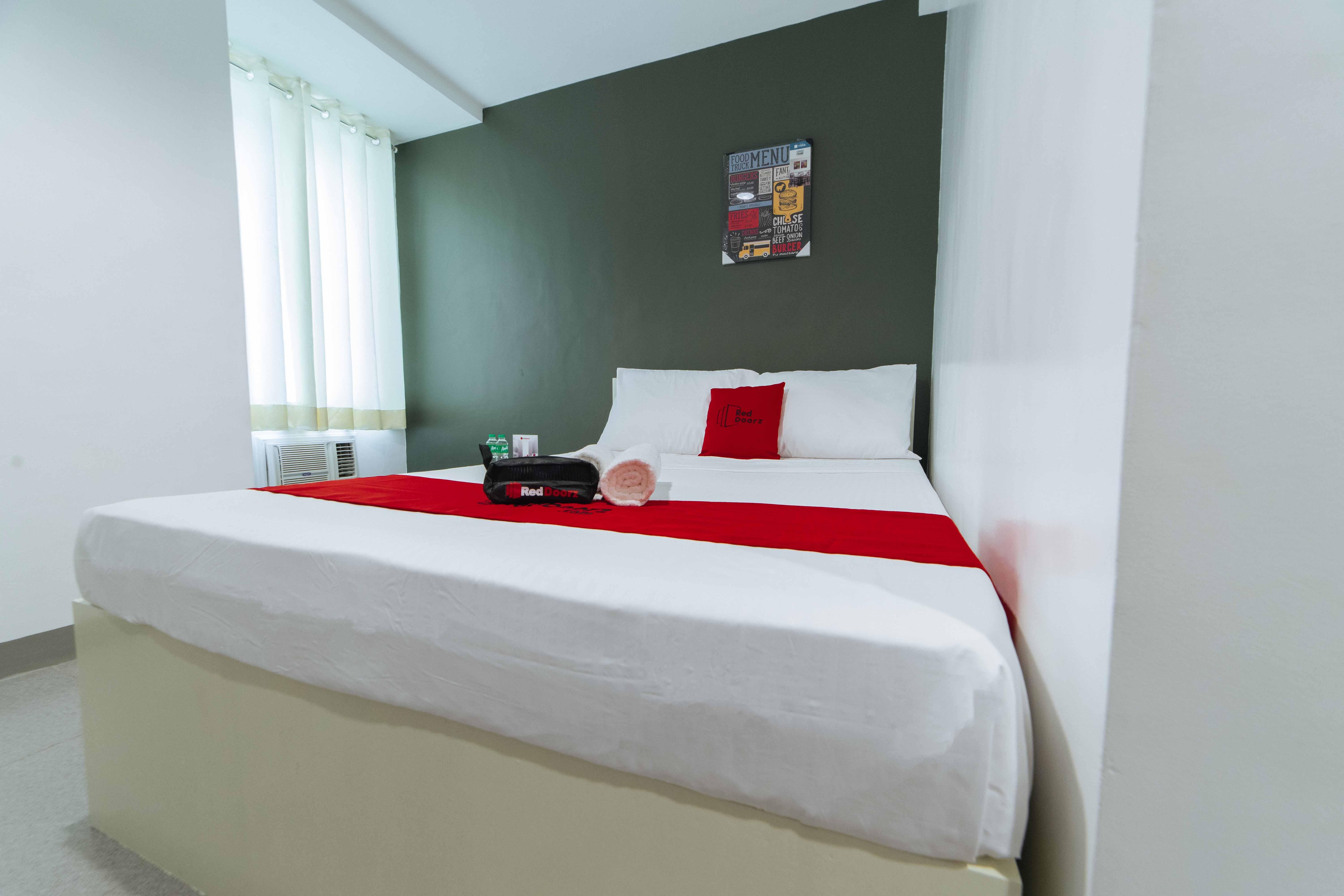 Reddoorz Plus @ Roxas Street Davao Ngoại thất bức ảnh