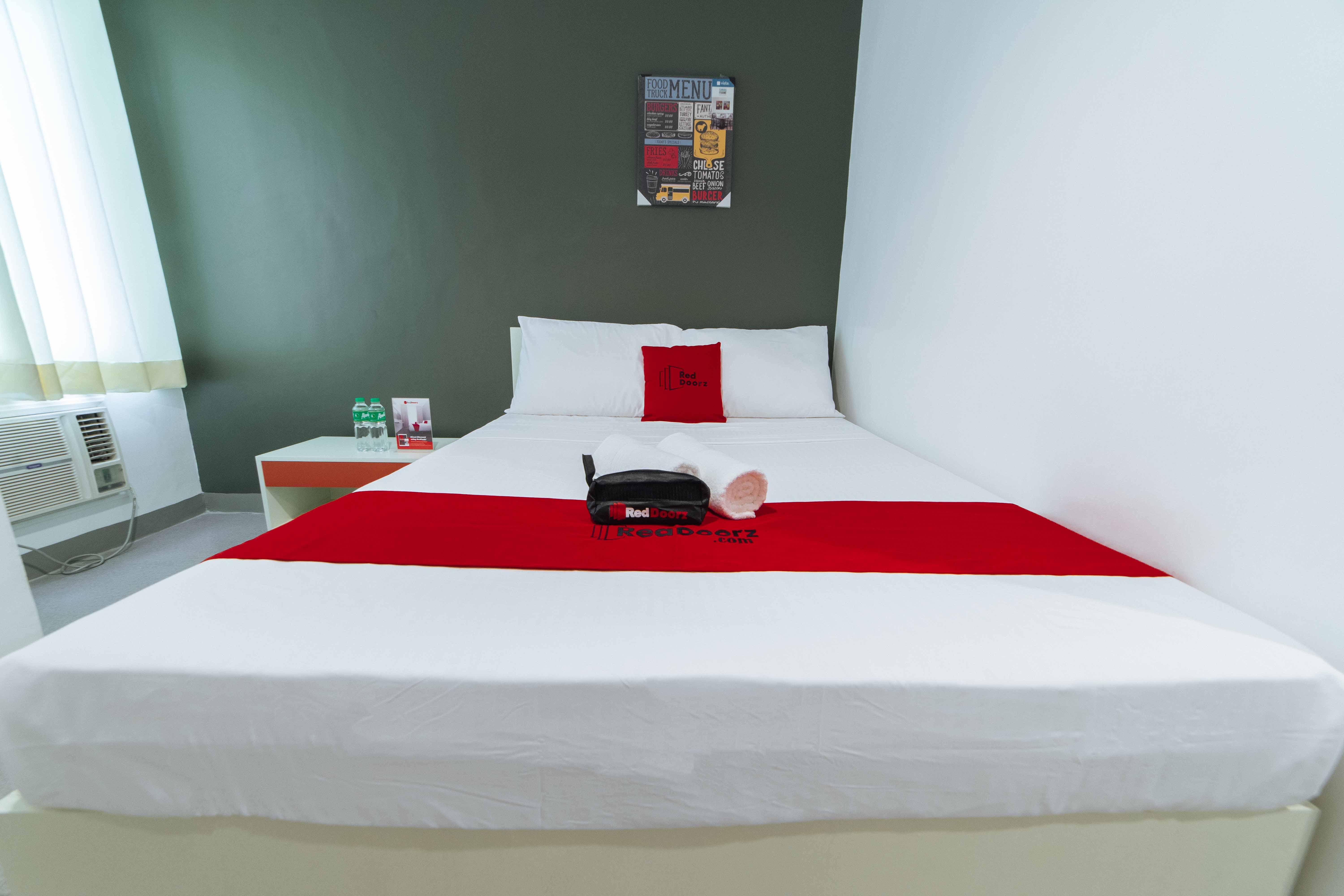 Reddoorz Plus @ Roxas Street Davao Ngoại thất bức ảnh
