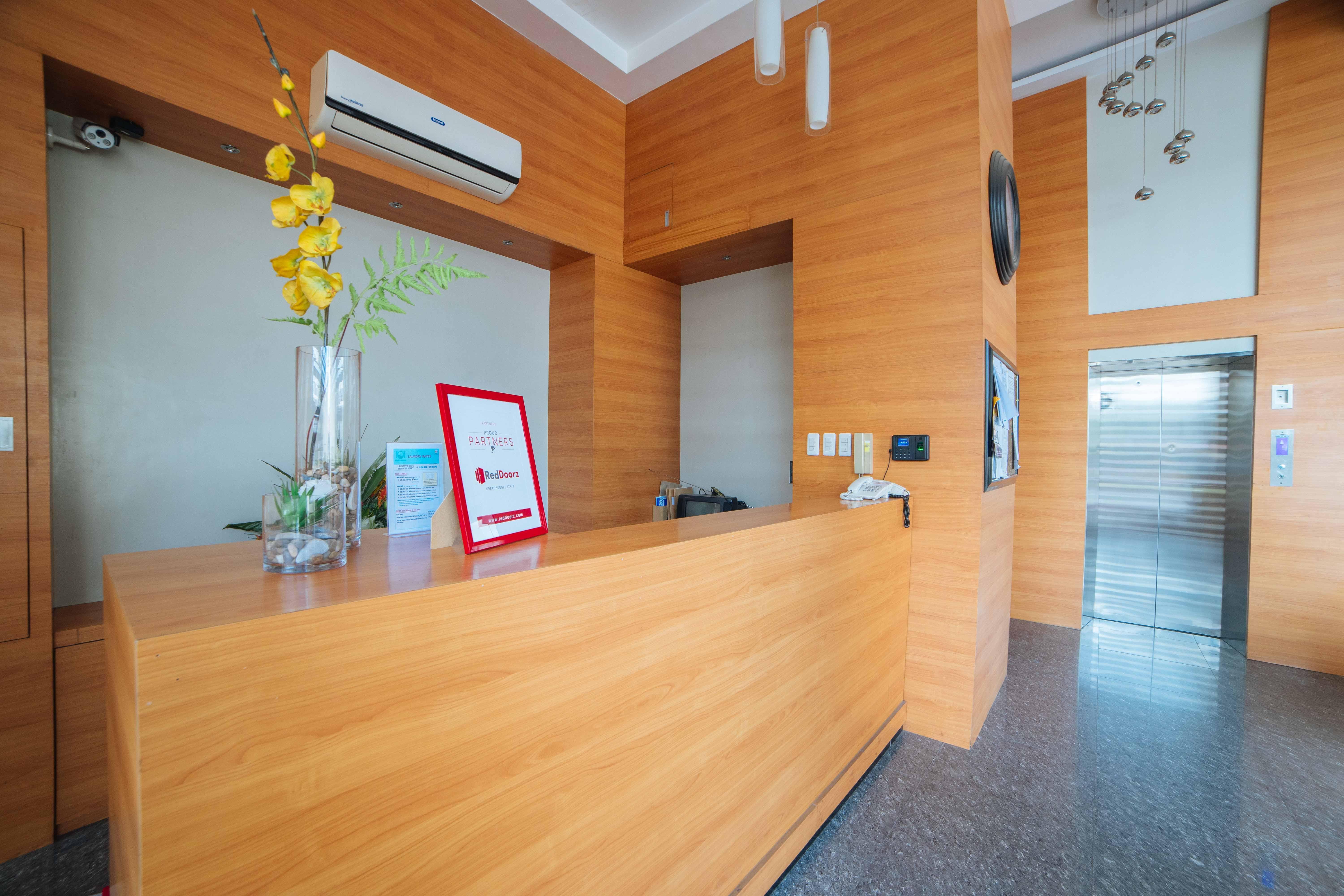 Reddoorz Plus @ Roxas Street Davao Ngoại thất bức ảnh