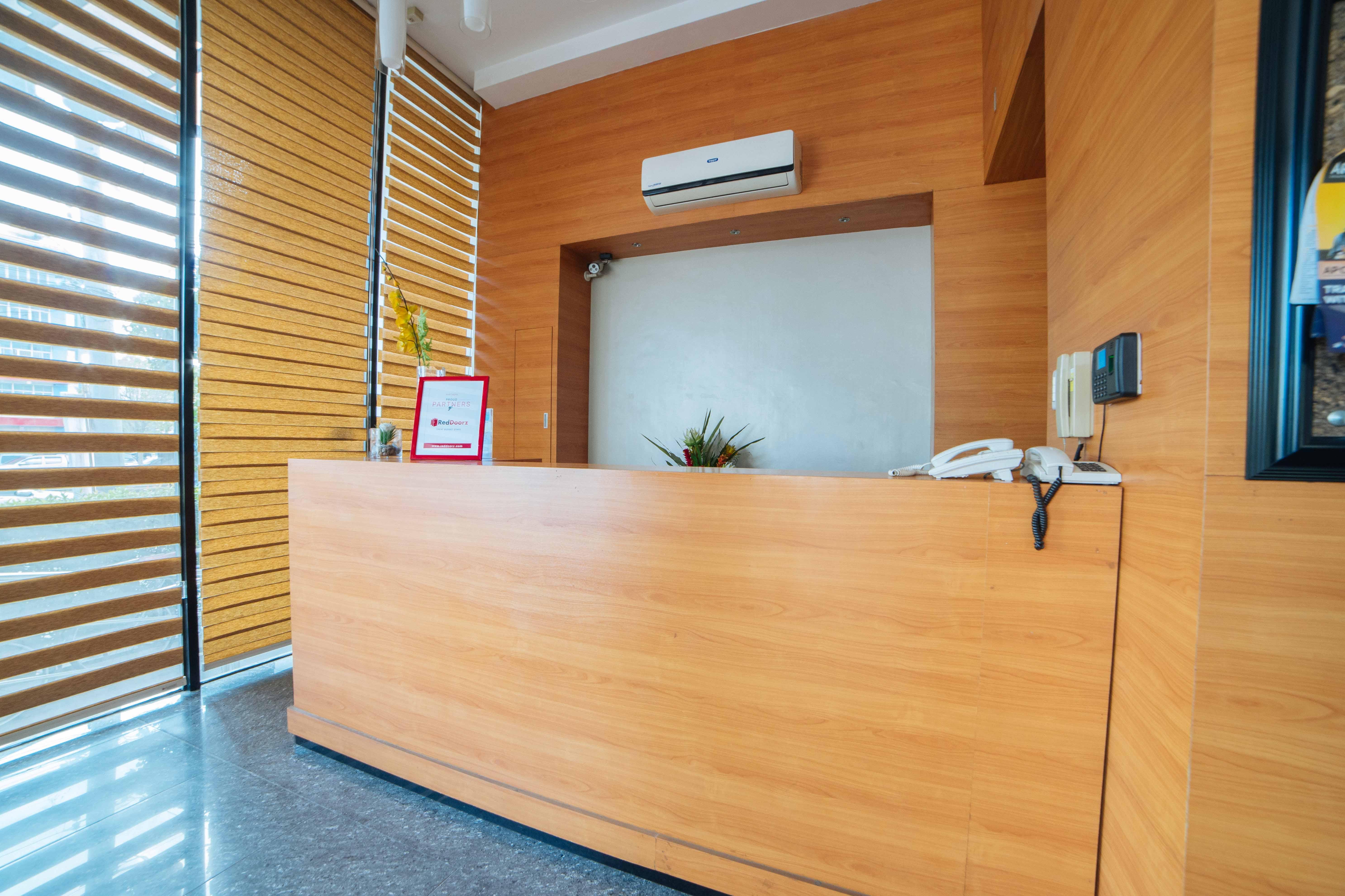 Reddoorz Plus @ Roxas Street Davao Ngoại thất bức ảnh