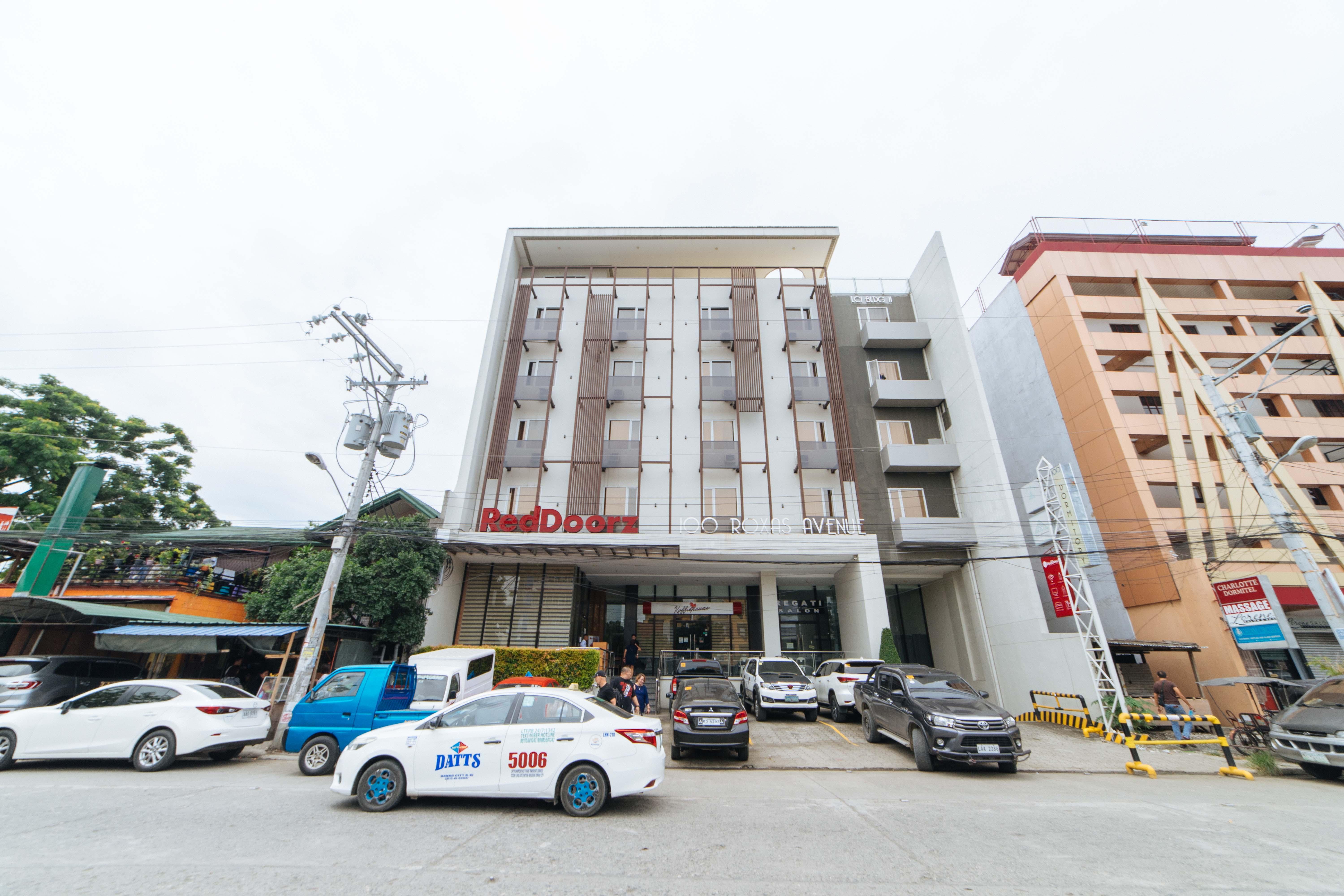 Reddoorz Plus @ Roxas Street Davao Ngoại thất bức ảnh