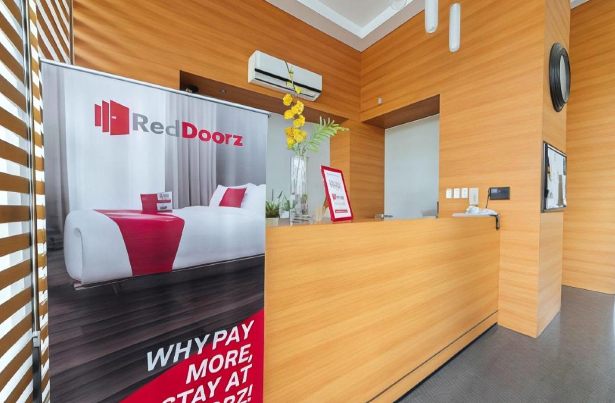 Reddoorz Plus @ Roxas Street Davao Ngoại thất bức ảnh