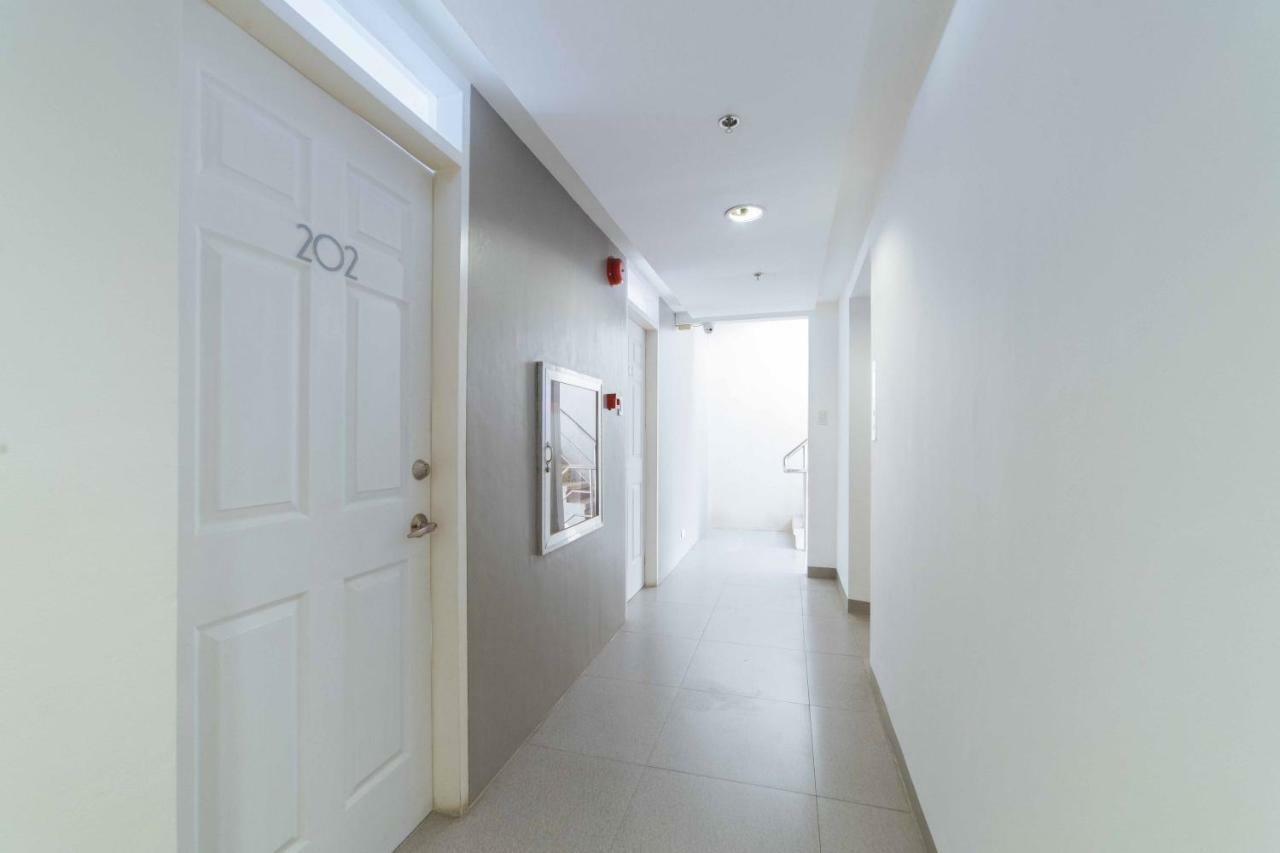 Reddoorz Plus @ Roxas Street Davao Ngoại thất bức ảnh