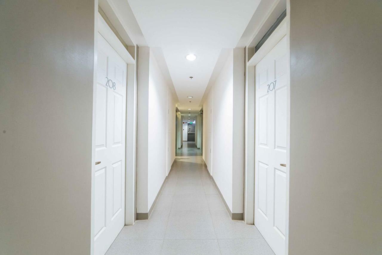 Reddoorz Plus @ Roxas Street Davao Ngoại thất bức ảnh