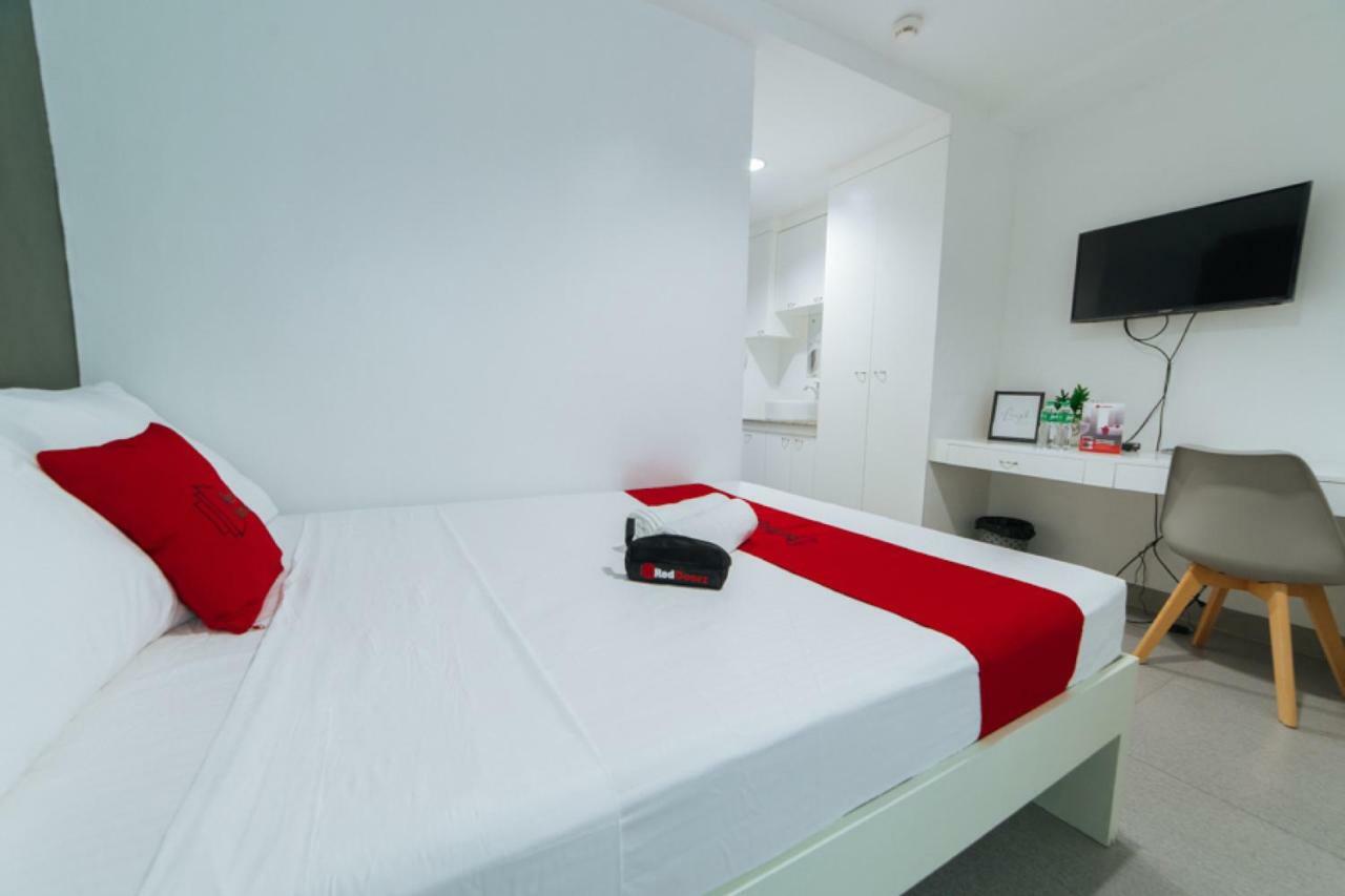 Reddoorz Plus @ Roxas Street Davao Ngoại thất bức ảnh