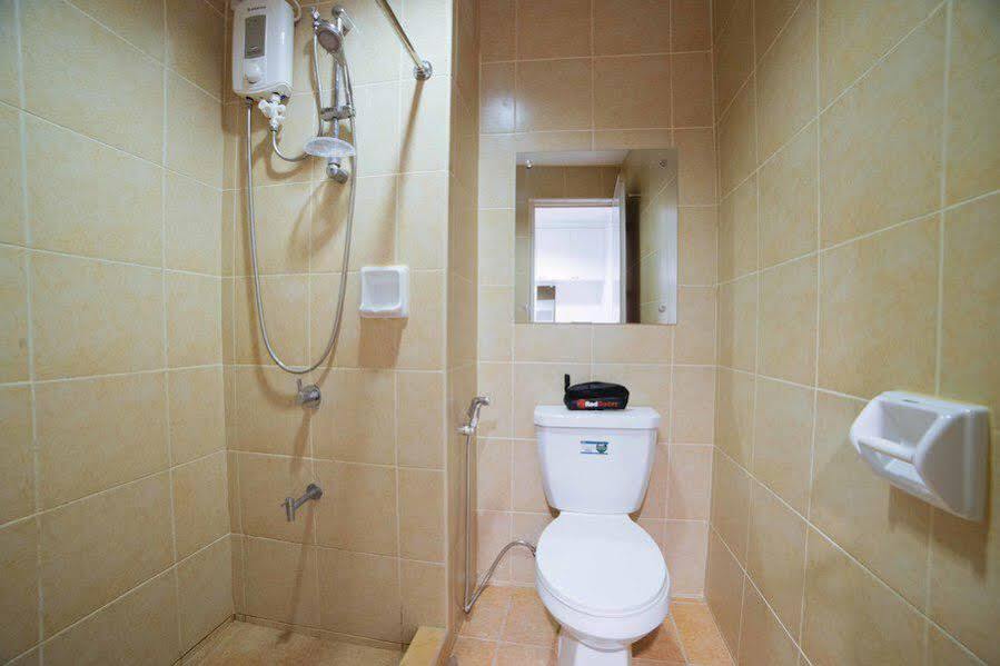Reddoorz Plus @ Roxas Street Davao Ngoại thất bức ảnh
